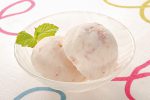 混ぜるだけで簡単！いちごジャムを使ったヨーグルトのさっぱりアイス