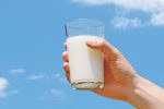 6月1日は牛乳の日。暑い季節にこそ「ごっくん牛乳」を！