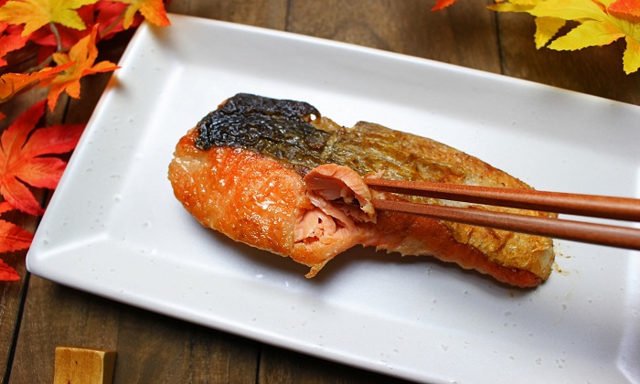 作り置きでお弁当にも！鮭を使った簡単常備菜レシピ3選