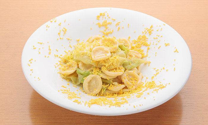 キャベツとアンチョビのオレキエッテ ミモザ風のレシピ(作り方)