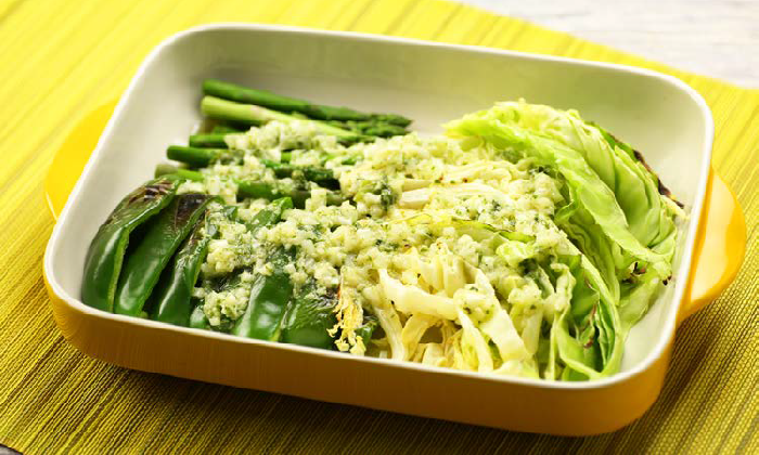 【とにかく簡単】しその風味を楽しめる！緑の焼き野菜マリネ