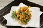 【とにかく簡単】サクサク食感が楽しい葉付き人参と玉ねぎの2種かき揚げ