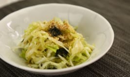 【とにかく簡単】10分で完成！「キャベツの塩麹サラダ」